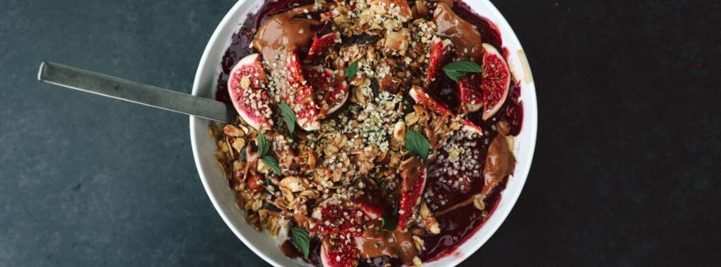 Herbstmüsli, Zwetschgenkompott, Feigen, Granola, Mandelmus, Brunch, Frühstücksideen, Wunschleder