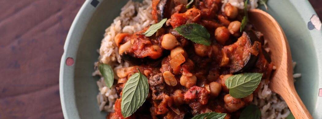 Maghmour, libanesischer Aubergineneintopf, Aubergine, Tomate, schnelles Gericht, Herbst, Sommer, Kichererbsen, Wunschleder