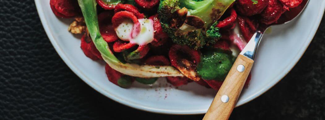 Rote Bete Sauce, Pasta, Brokkoli, Spinatöl, schnelles Mittagessen, Wunschleder