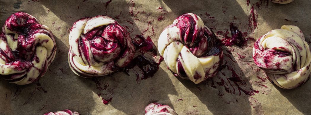 Blaubeer-Kardamom-Knoten, Backen, Hefeteig, Hefeteilchen, Schnecke, Blaubeeren, wunschleder