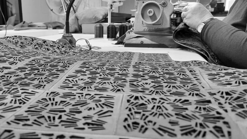 Ledervorhang, Lasercut Curtain, Leder Panel, Objektdesign, Wunschleder