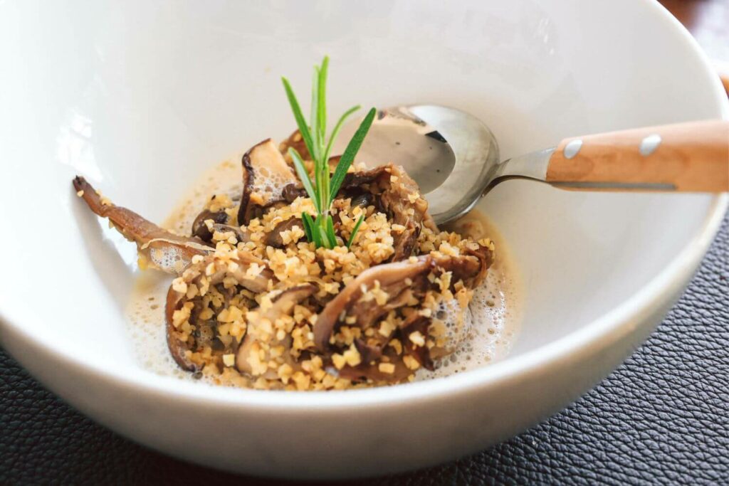 Link zum Rezept Gebratener Bulgur, Pilze und Pilzschaum