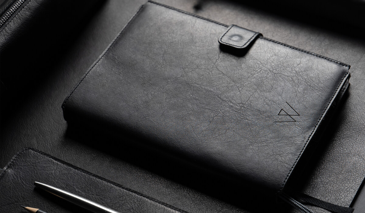 Ledereinband aus elegantem Rindleder