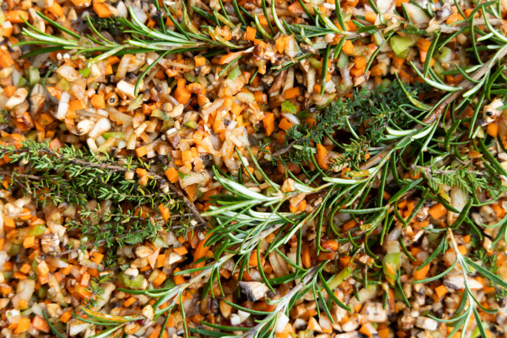 vegetarische Wirsingrouladen, Gemüsefüllung