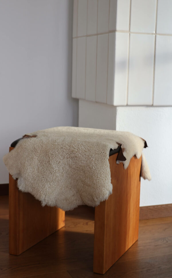 Deko Lammfell beige, beiges Dekofell, echtes Lammfell, Wunschleder HOME | Wunschleder