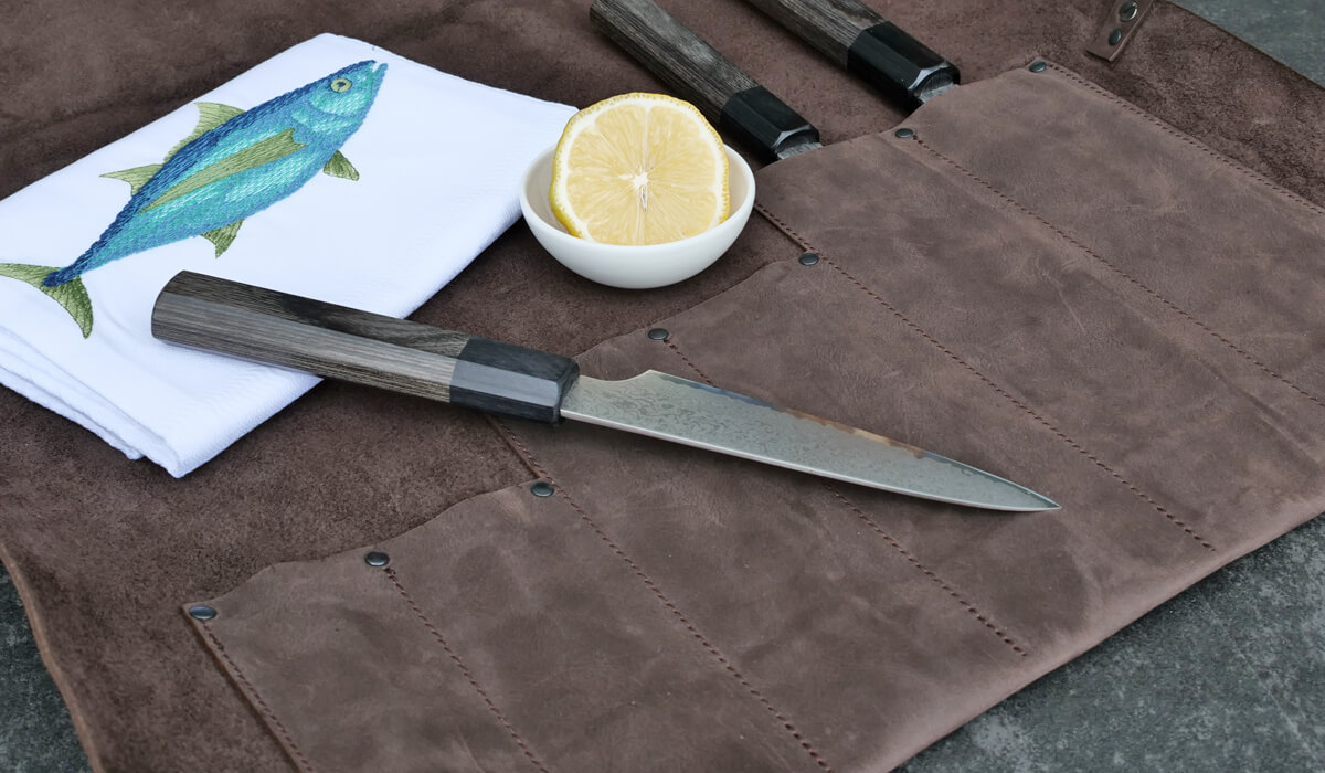 Messertasche aus pflanzlich gegerbtem Rindleder