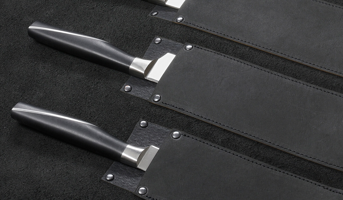 Messertasche aus pflanzlich gegerbtem Rindleder